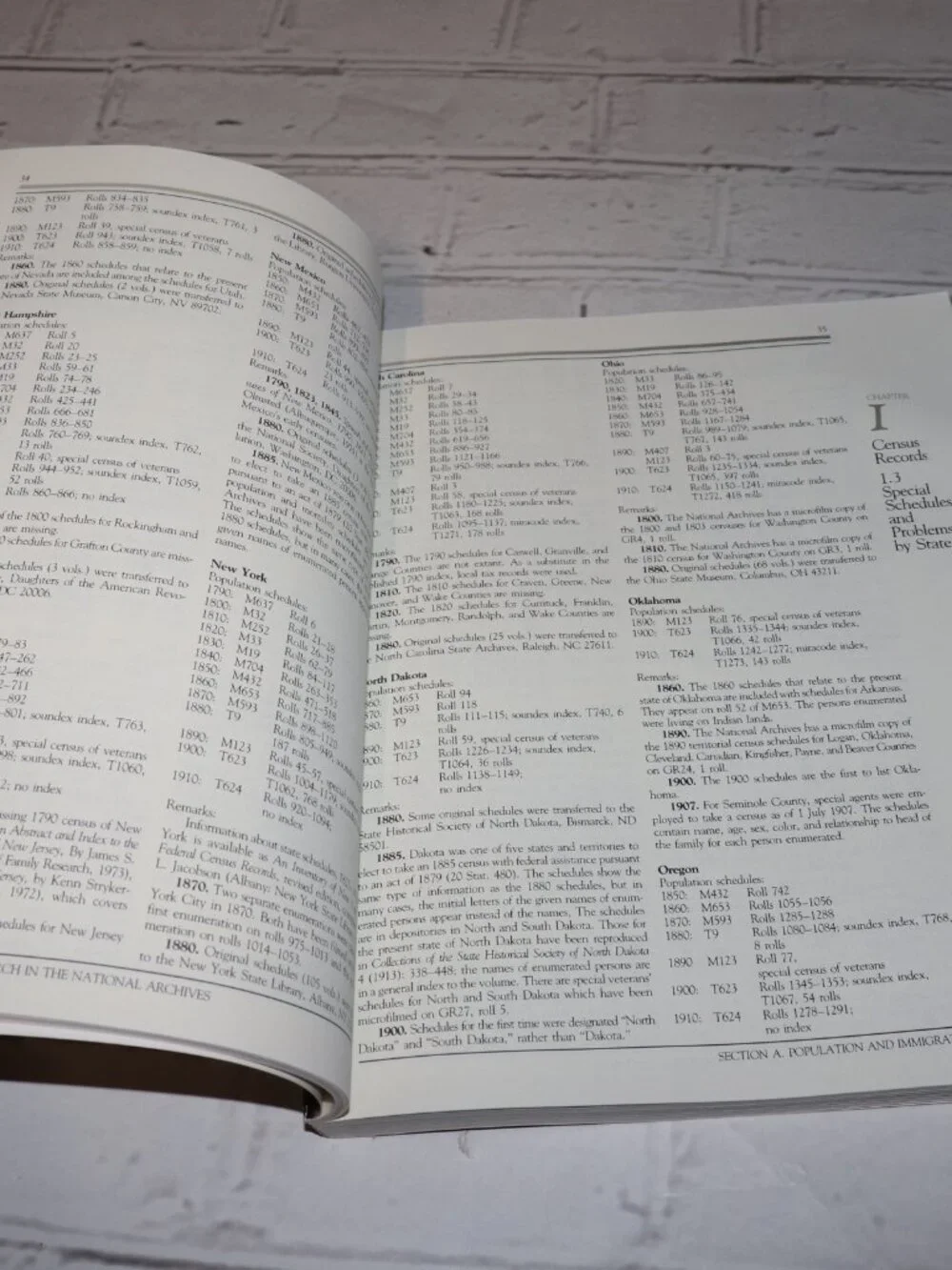 📚 Guide to Genealogical Research in the National Archives · Paperback